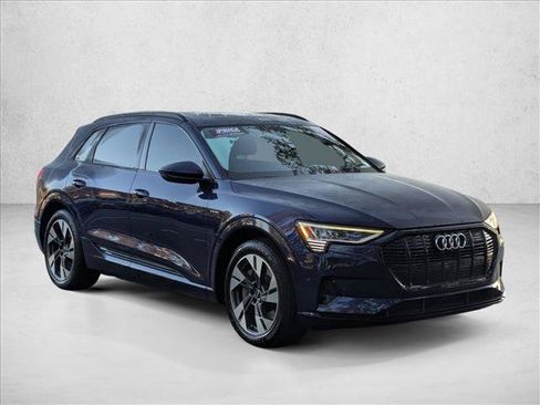 Used 2022 Audi e-tron Premium w/ Convenience Plus Package AWD/4WD image 3