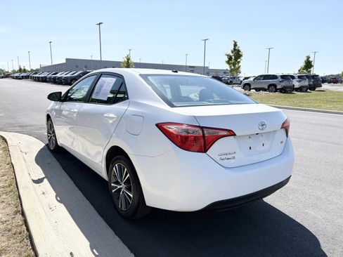 Used 2018 Toyota Corolla LE w/ LE Premium Package w/Moonroof FWD image 6
