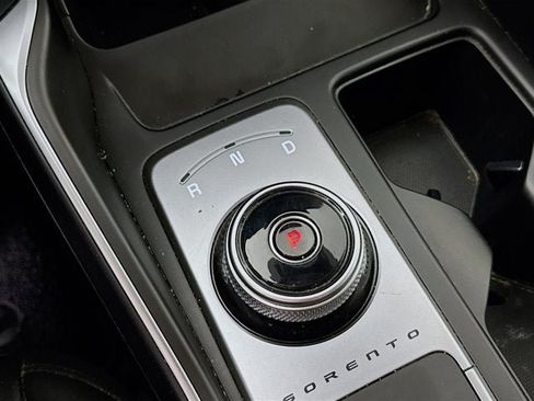 Certified 2023 Kia Sorento EX AWD/4WD image 17