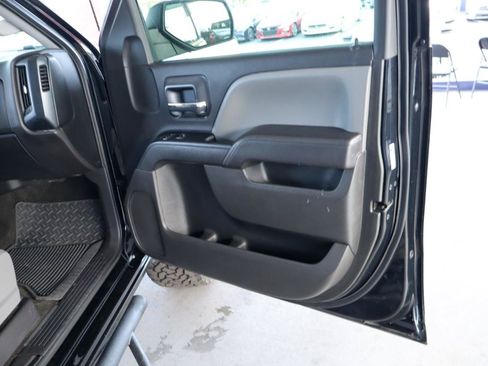 Used 2018 Chevrolet Silverado 1500 Custom w/ Custom Value Package AWD/4WD image 32