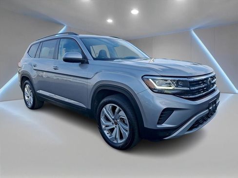 Used 2023 Volkswagen Atlas SE w/ Panoramic Sunroof Package AWD/4WD image 3