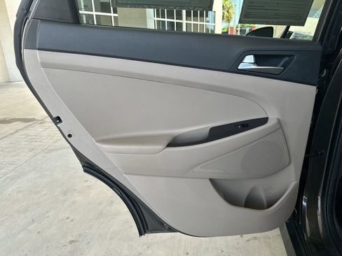 Used 2019 Hyundai Tucson SE image 28