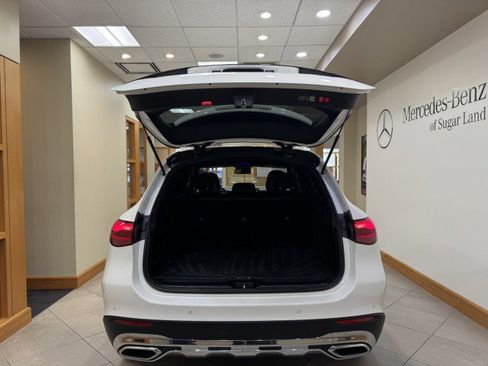 Certified 2025 Mercedes-Benz GLC 300 image 23