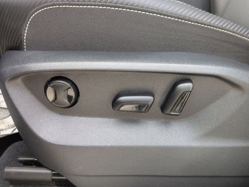 Used 2025 Volkswagen Atlas Cross Sport SE image 14