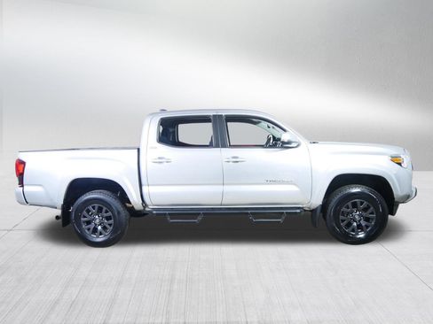 Used 2023 Toyota Tacoma SR5 w/ Technology Package AWD/4WD image 8