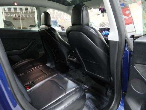 Used 2022 Tesla Model Y Performance image 23