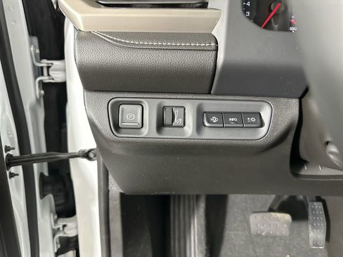 Used 2023 GMC Acadia Denali image 21