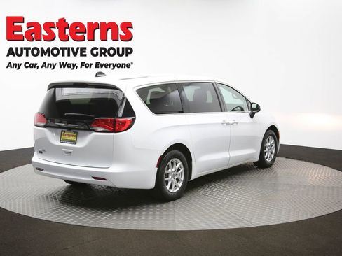 Used 2023 Chrysler Voyager LX FWD image 40