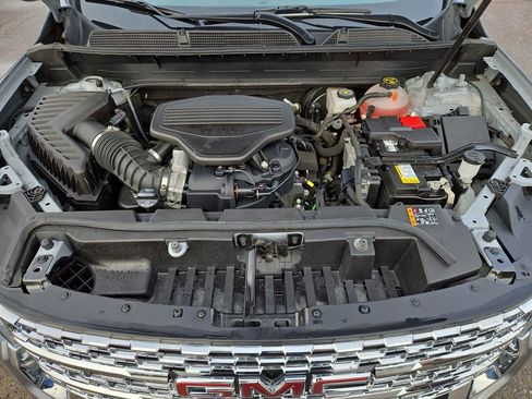 Used 2022 GMC Acadia Denali image 30