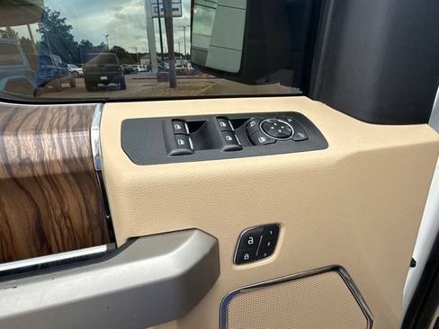 Used 2020 Ford F150 Lariat AWD/4WD image 12