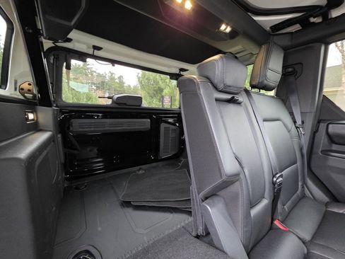 Used 2025 Ford Bronco Badlands image 27