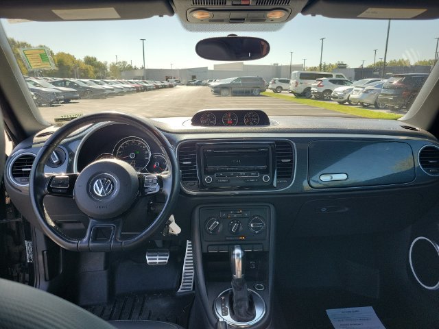 Used 2014 Volkswagen Beetle R-Line FWD image 19
