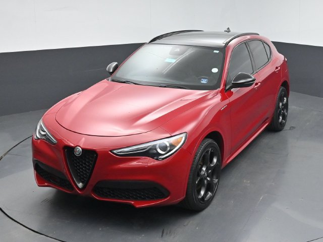 Used 2023 Alfa Romeo Stelvio Veloce AWD/4WD image 39