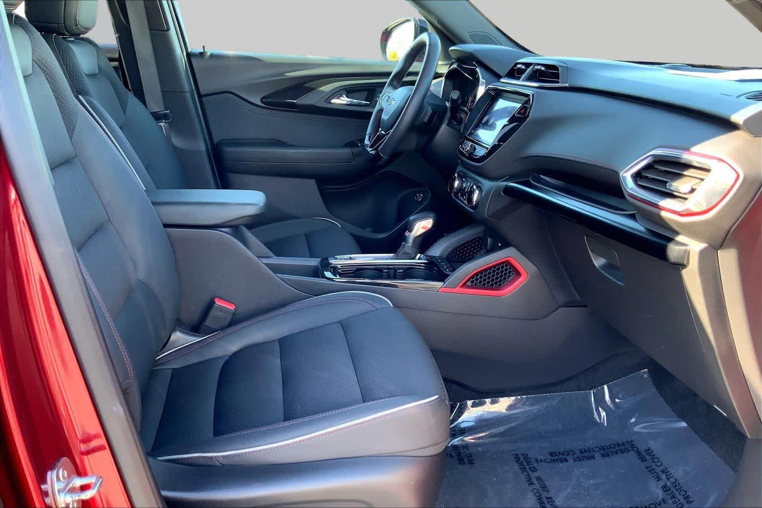 Used 2022 Chevrolet TrailBlazer RS w/ Sun and Liftgate Package AWD/4WD image 8