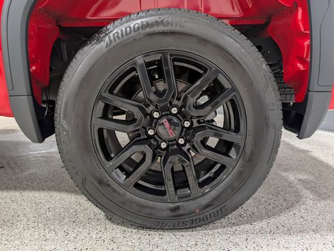 Used 2025 GMC Sierra 1500 Elevation image 10