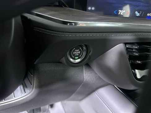 New 2026 Chevrolet Suburban Z71 AWD/4WD image 17
