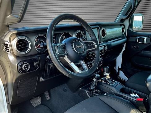 Used 2023 Jeep Gladiator Overland AWD/4WD image 18