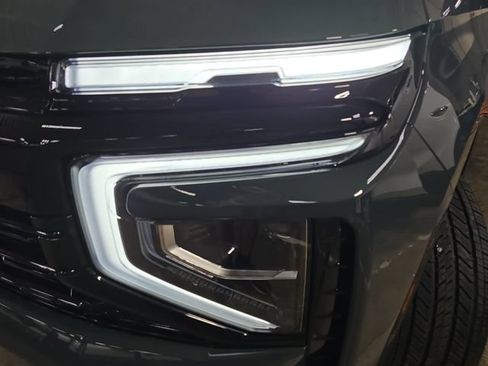New 2026 Chevrolet Suburban RST w/ RST Capability Package AWD/4WD image 36