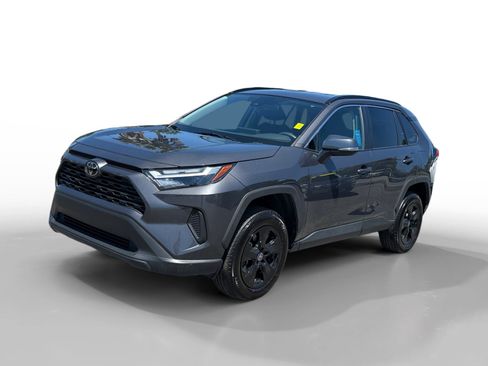Used 2025 Toyota RAV4 XLE FWD image 1