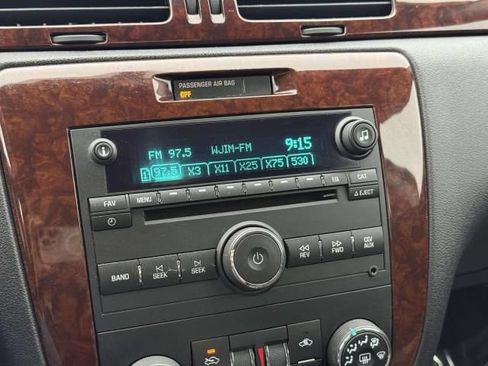Used 2011 Chevrolet Impala LT FWD image 24