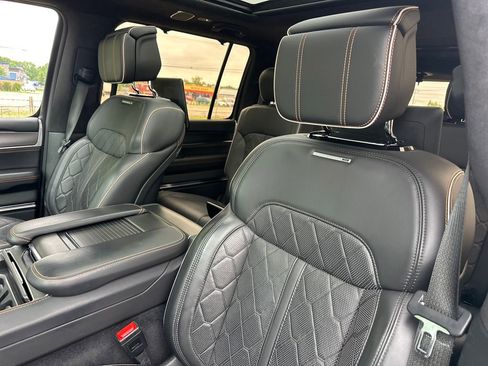 Used 2023 Jeep Grand Wagoneer Series III w/ Rear Seat Video Group 1 AWD/4WD image 10