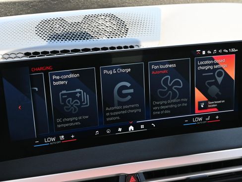 New 2026 BMW iX xDrive60 w/ Premium Package image 30