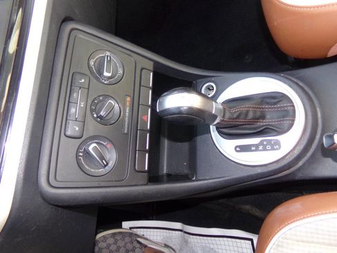 Used 2015 Volkswagen Beetle 1.8T Classic image 44