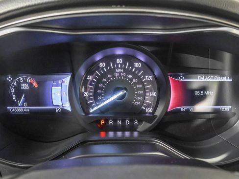 Used 2019 Ford Fusion SE image 28