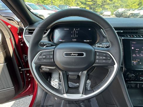 Used 2025 Jeep Grand Cherokee L Laredo w/ Luxury Tech Group I RWD image 26