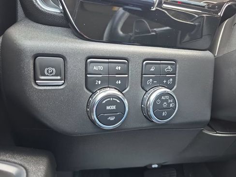 Used 2023 GMC Sierra 1500 SLT w/ SLT Convenience Package AWD/4WD image 24