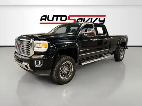 Used 2016 GMC Sierra 3500 Denali w/ Suspension Package, Off-Road AWD/4WD image 3
