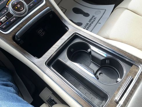 Used 2020 Lincoln Continental w/ Premium Package image 18