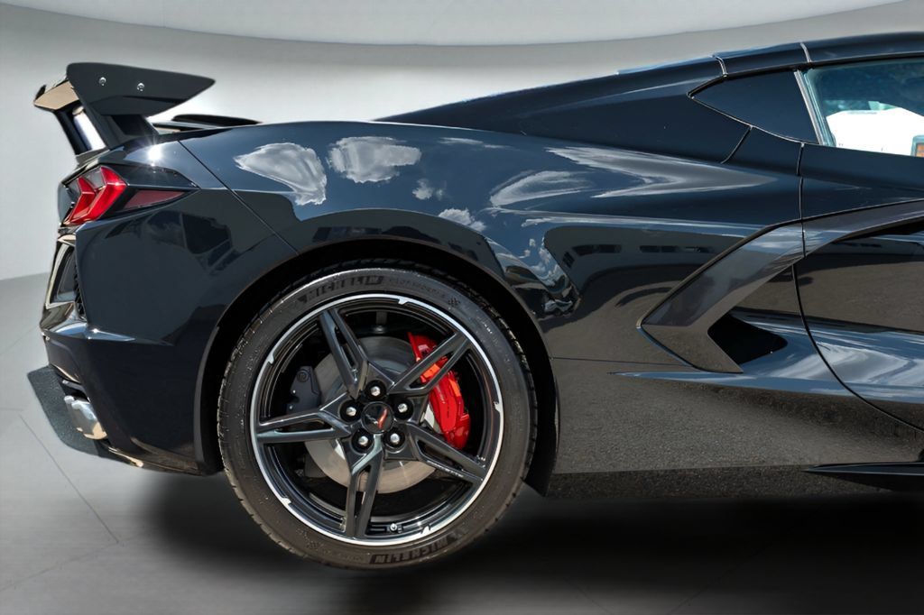 Used 2020 Chevrolet Corvette Stingray Coupe w/ Z51 Performance Package RWD image 8