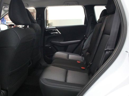 New 2026 Mitsubishi Outlander ES image 24