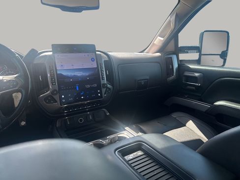 Used 2018 Chevrolet Silverado 2500 LTZ w/ Duramax Plus Package image 23