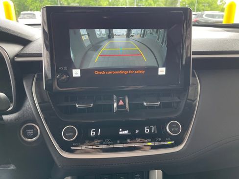 Certified 2023 Toyota Corolla Cross XLE image 11