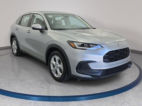 Used 2023 Honda HR-V LX image 3