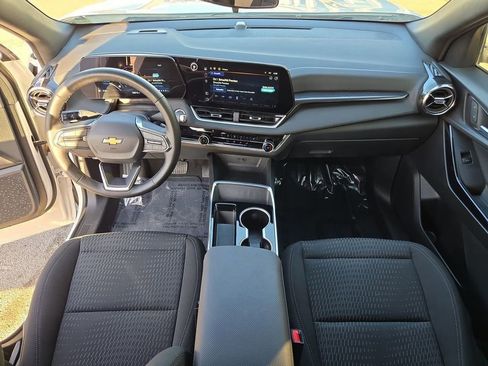 Used 2025 Chevrolet Equinox LT image 18