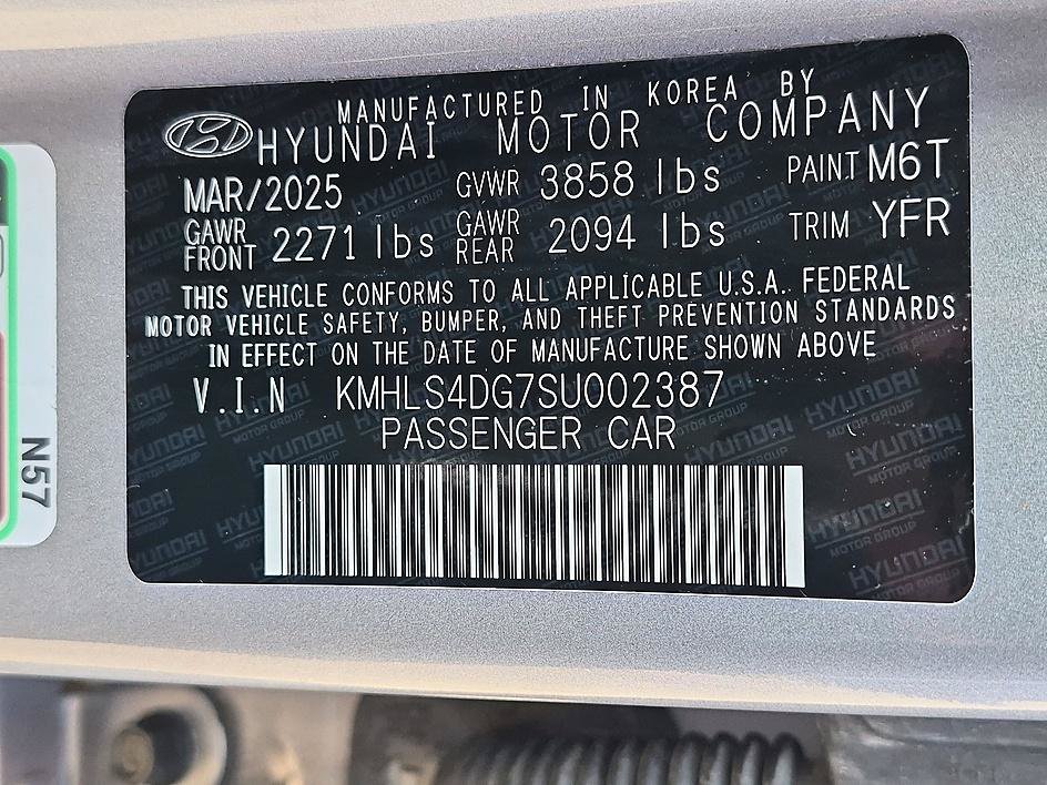 Used 2025 Hyundai Elantra SEL FWD image 38