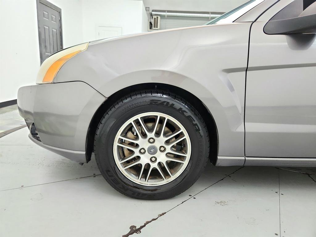 Used 2011 Ford Focus SE w/ 201A Rapid Spec Order Code FWD image 28