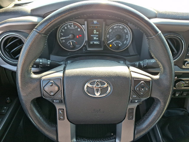 Used 2021 Toyota Tacoma TRD Off-Road w/ Technology Package AWD/4WD image 18