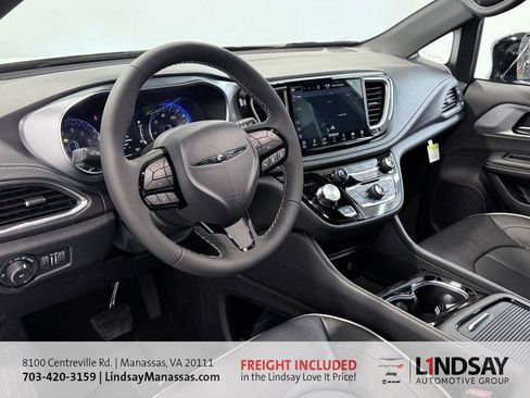 New 2026 Chrysler Pacifica Limited w/ S Appearance Package image 18