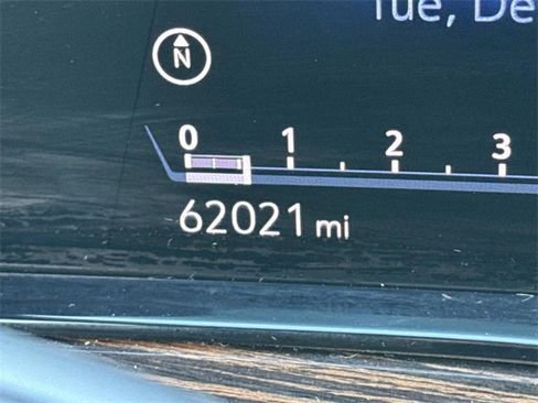 Used 2022 Cadillac Escalade Luxury image 31