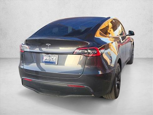 Used 2025 Tesla Model Y Long Range image 5