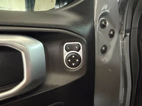 Used 2019 Jeep Wrangler Unlimited Sport S AWD/4WD image 38