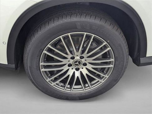 Used 2026 Mercedes-Benz GLC 300 image 9