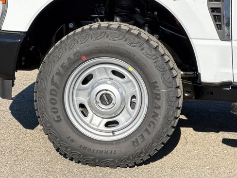 New 2026 Ford F250 XL w/ XL Off-Road Package AWD/4WD image 28