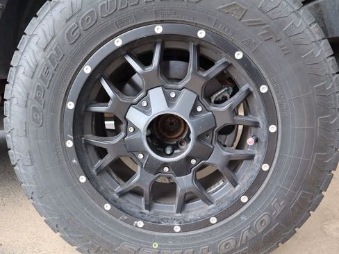 Used 2020 Jeep Wrangler Unlimited Sahara image 17