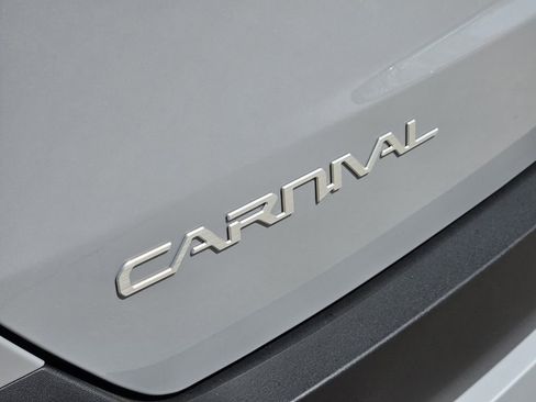 New 2026 Kia Carnival EX FWD image 8