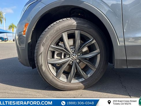 Used 2024 Volkswagen Tiguan SE image 33